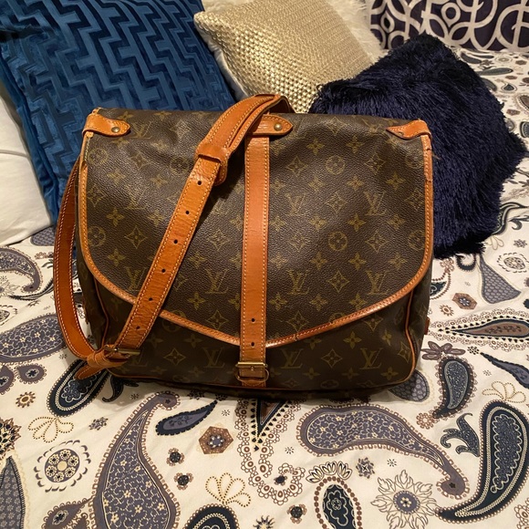 Louis Vuitton Saumur 35